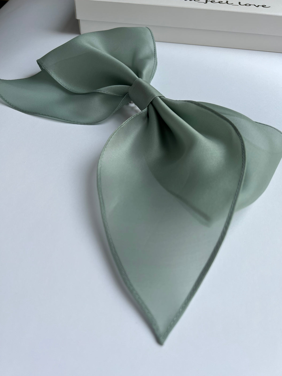 BLUEWHISPER barrette bow M-size