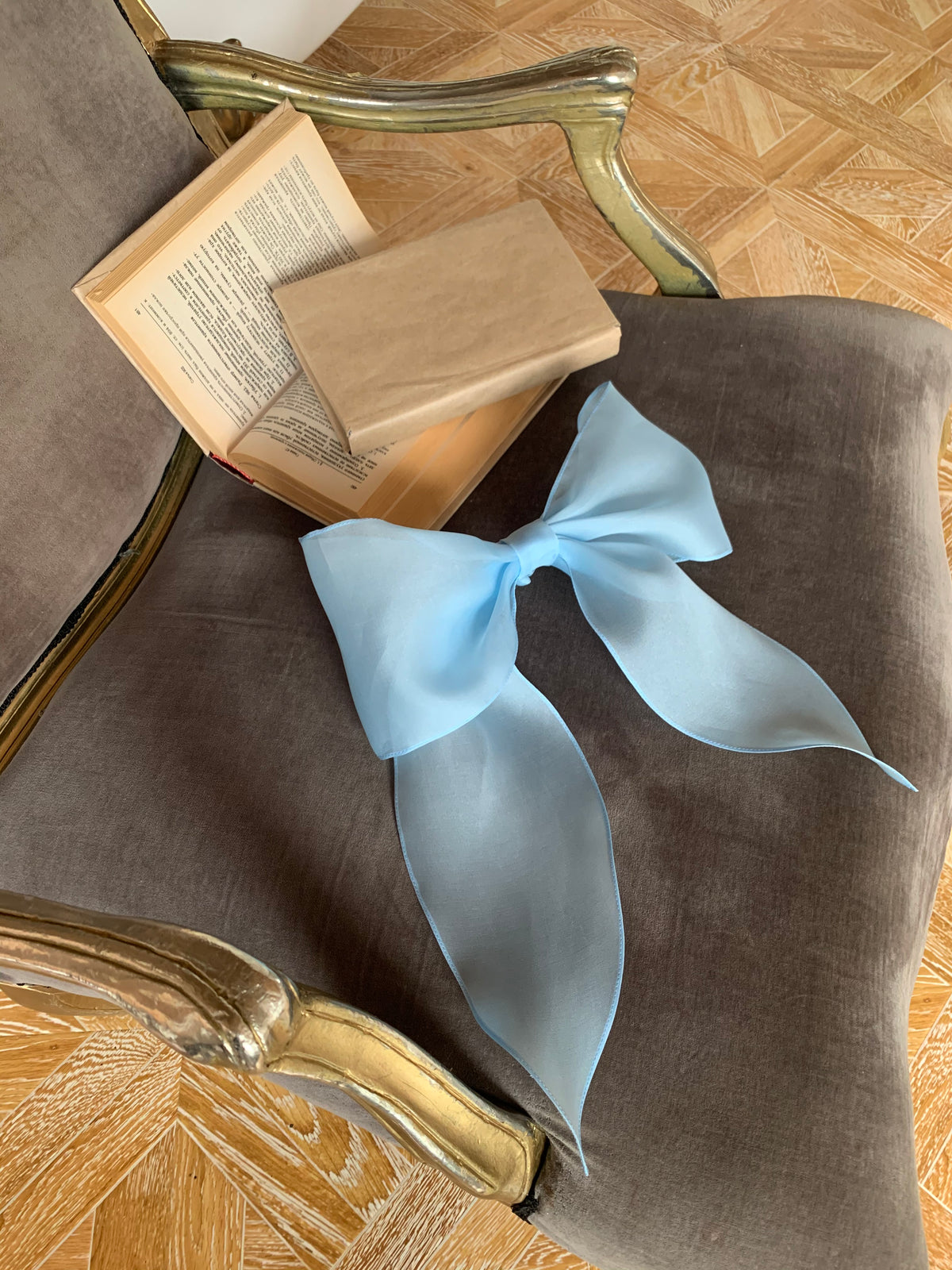 CAROLINA scrunchie bow