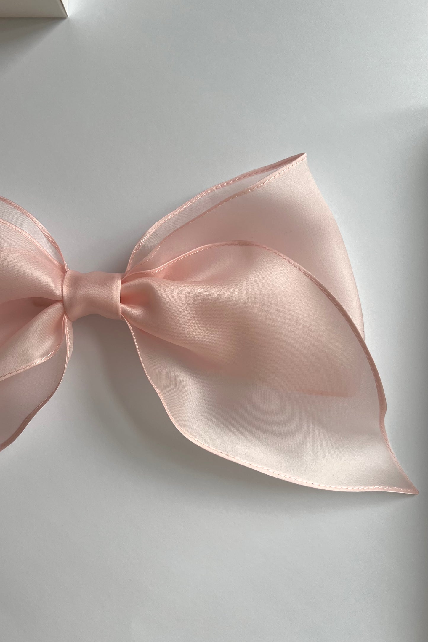 THÉA barrette bow M-size