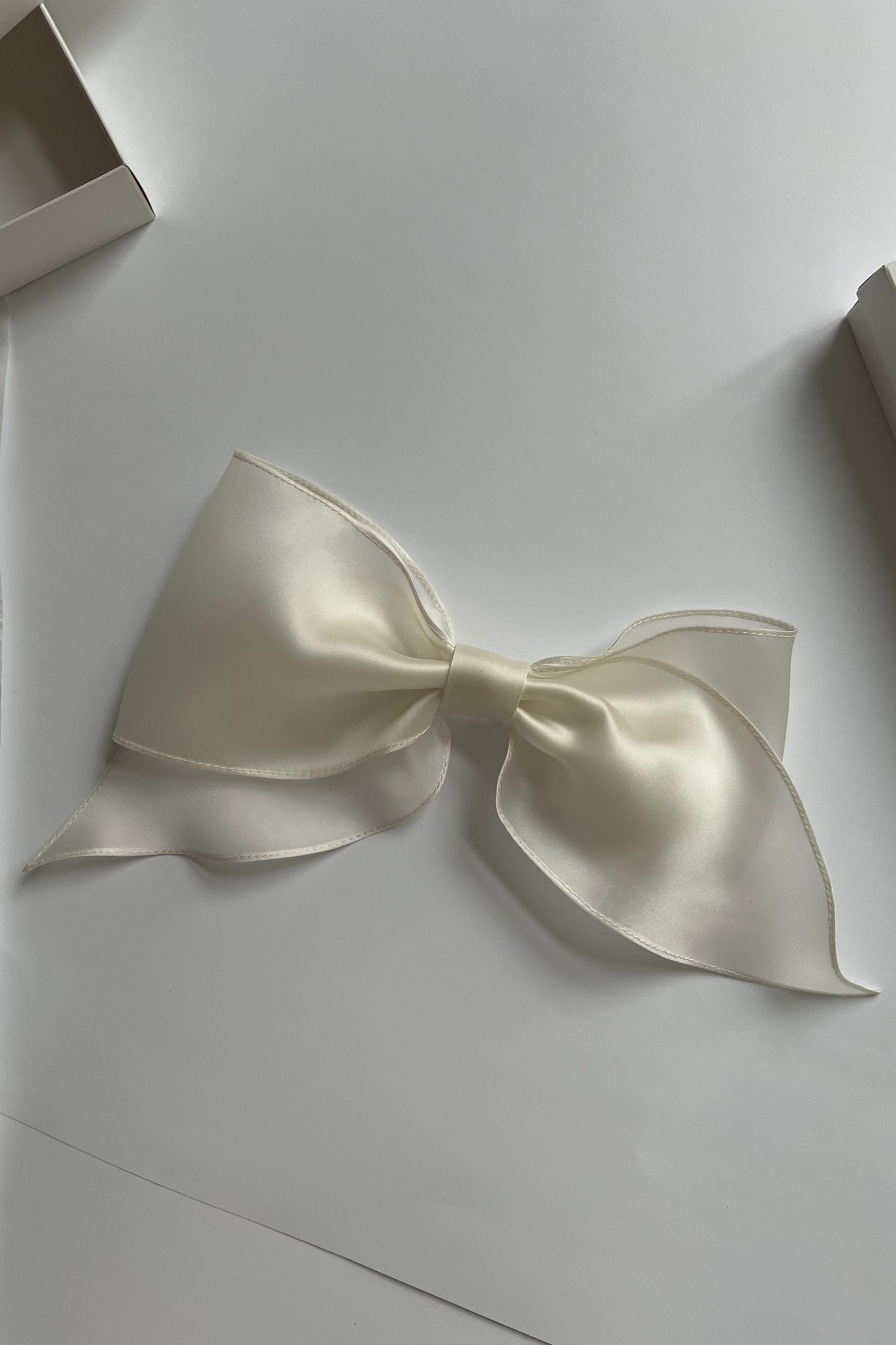 ADÉLE barrette bow M-size