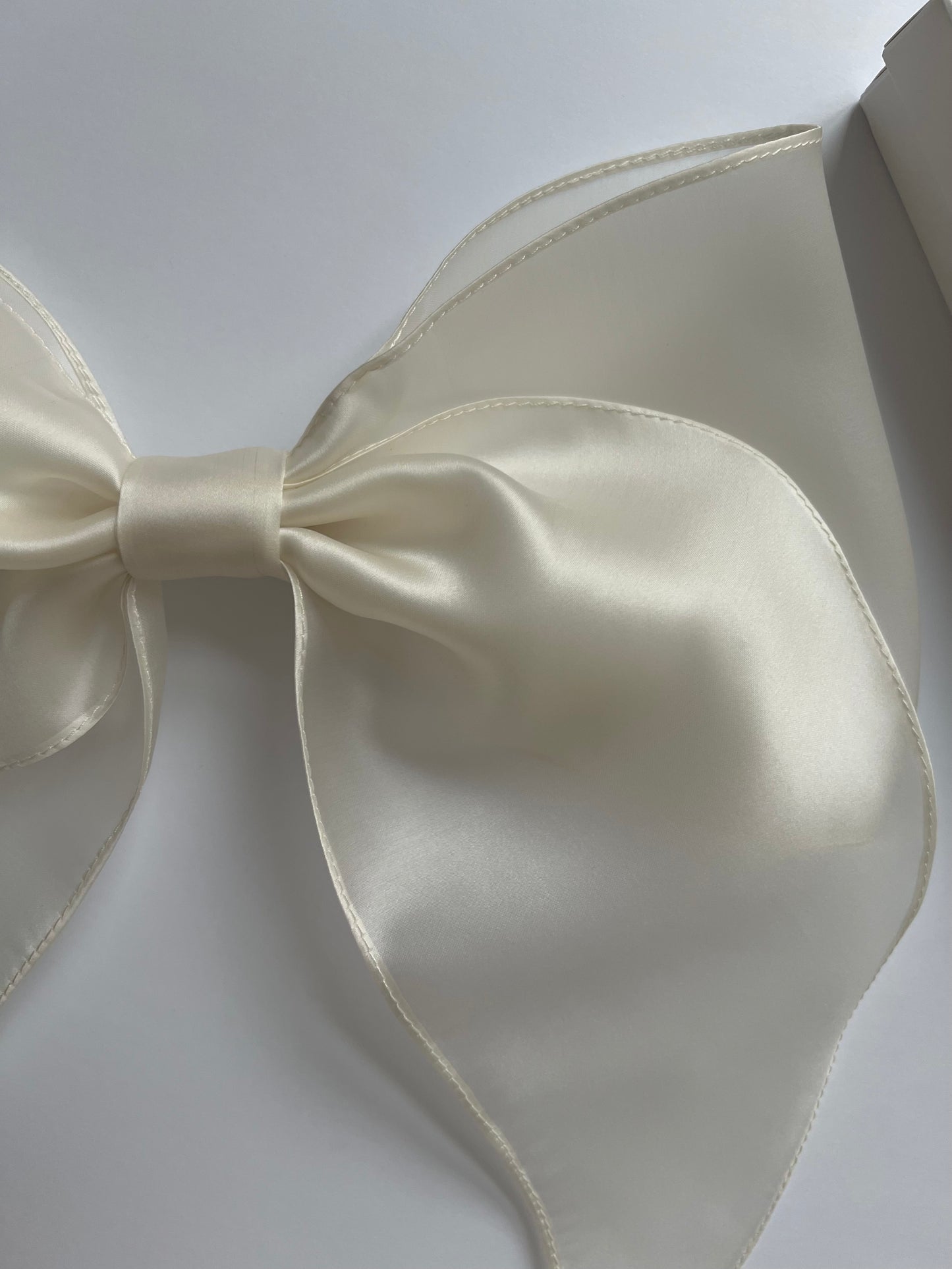 ADÉLE barrette bow