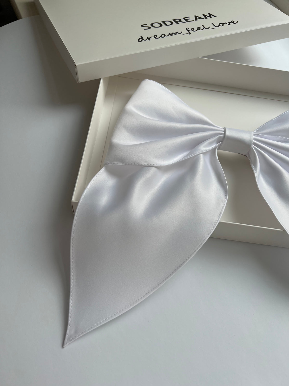 SWAN barrette bow