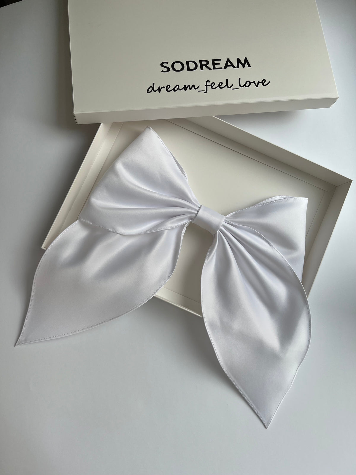 SWAN barrette bow
