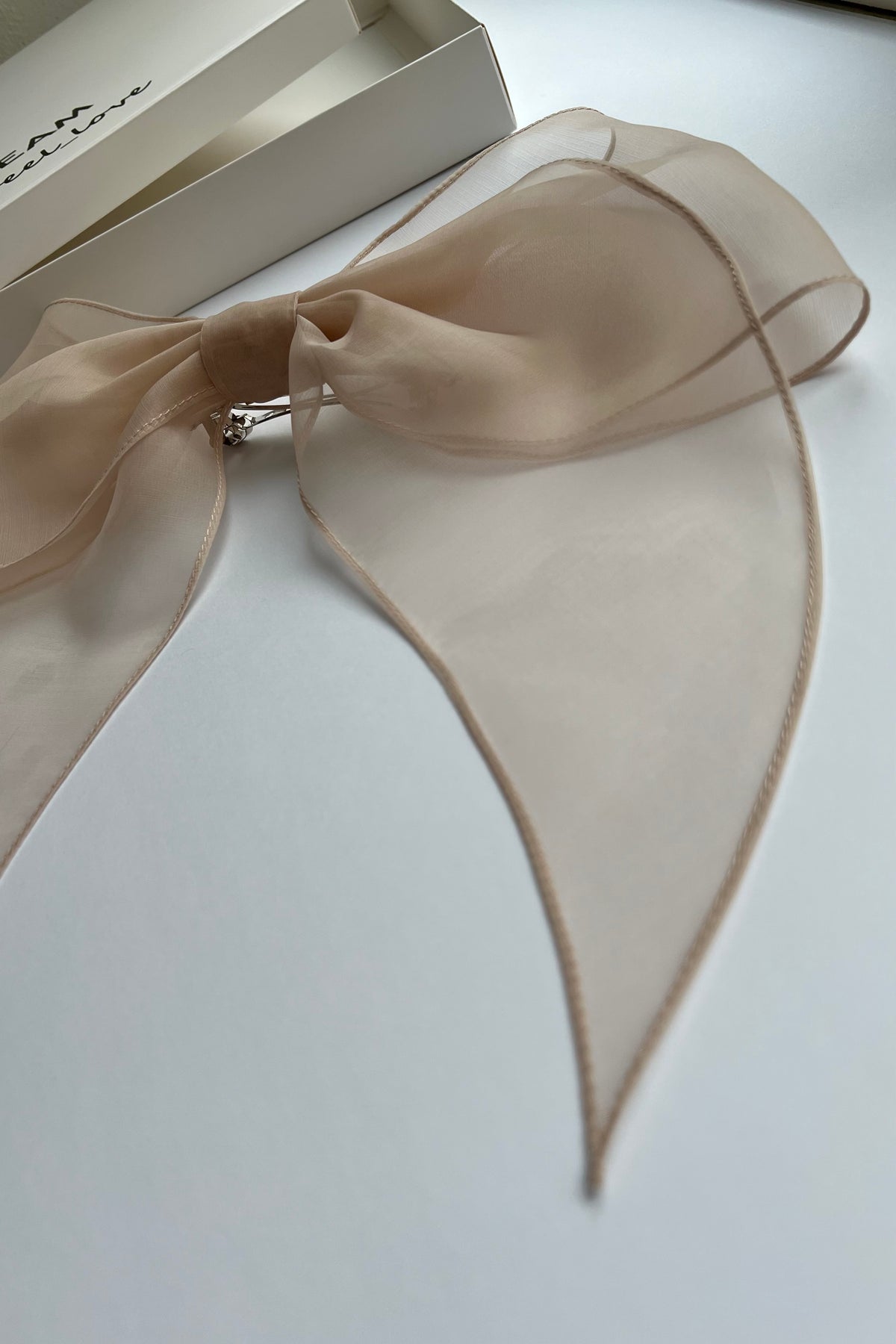 BEIGE barrette bow